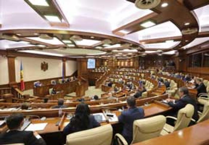 PARLAMENTUL A RECUNOSCUT DREPT ILEGALĂ CONCESIONAREA AEROPORTULUI DIN CHIȘINĂU