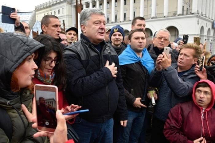 Порошенко не смог уехать на такси после митинга