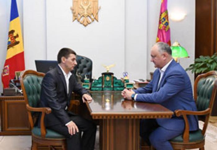ПРЕЗИДЕНТ МОЛДОВЫ НАГРАДИЛ ВОДИТЕЛЯ ТРОЛЛЕЙБУСА, ПРОЯВИВШЕГО ВЫДЕРЖУ В МОМЕНТ АВАРИИ