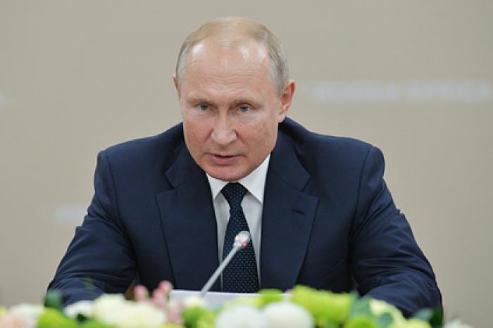 Путин поручил ужесточить борьбу с наркотиками в России
