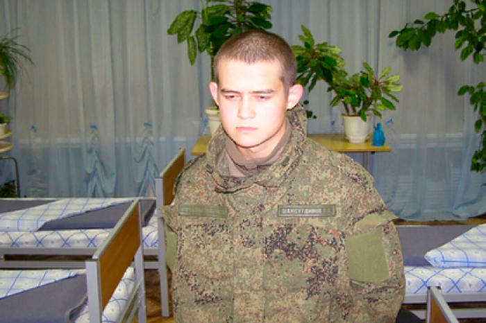 Расстрелявшего сослуживцев в Забайкалье солдата окунали головой в унитаз