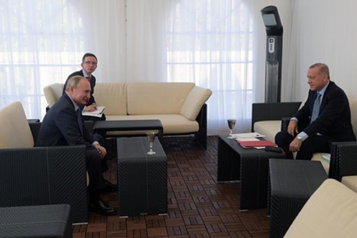 Реакция Путина на выложенные Эрдоганом карты попала на видео