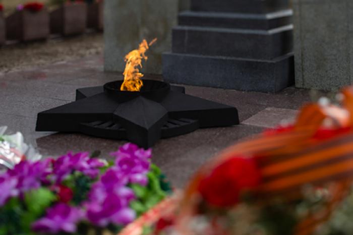 Россиянин сжег венок на Вечном огне и отправился в колонию