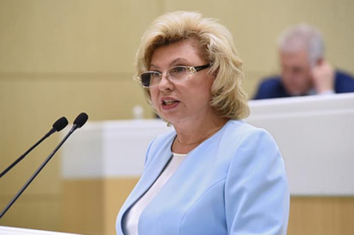 Россиянкам предложили засчитывать в стаж уход за ребенком