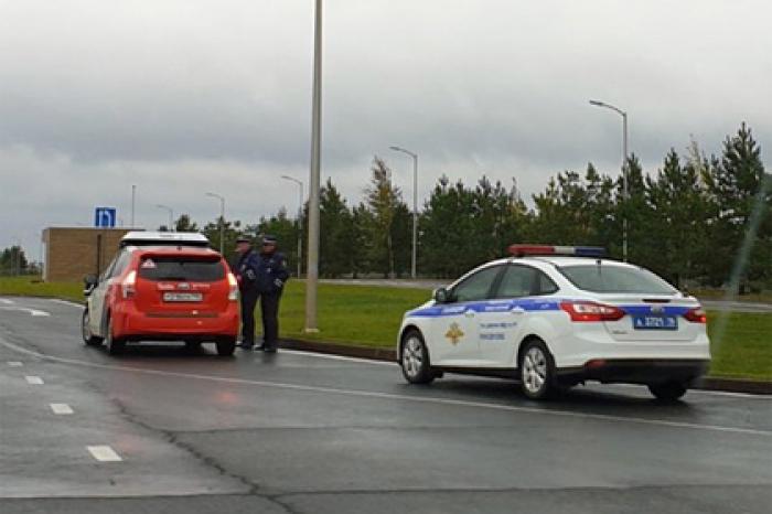 Российские инспекторы остановили беспилотный автомобиль для проверки документов