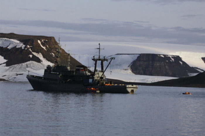 Российские исследователи заложили продуктовые «схроны» в Арктике