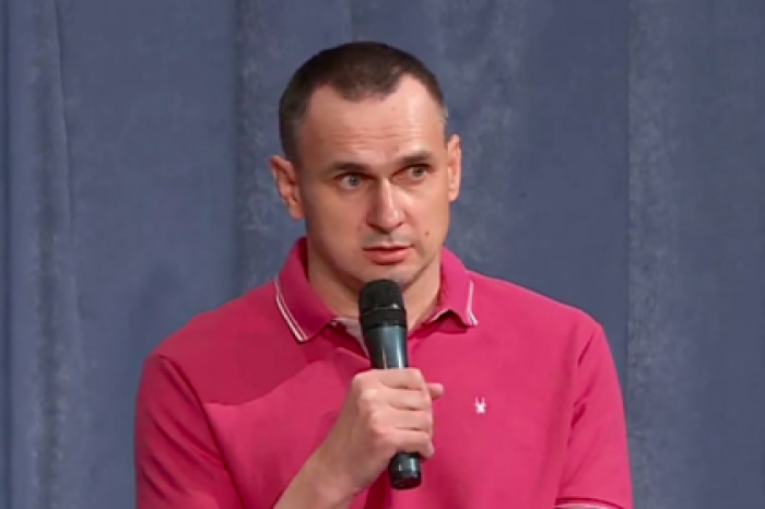 Сенцову оказалось стыдно за Зеленского после его разговора с добровольцами