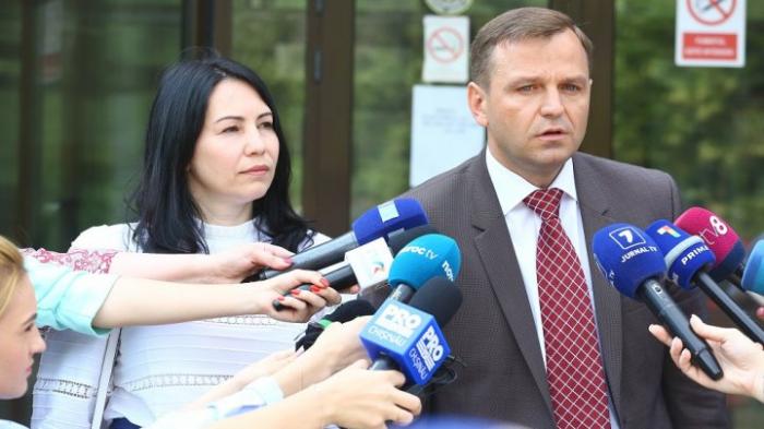 Супруга Андрея Нэстасе рассказал, почему не возвращается с семьей в Молдову