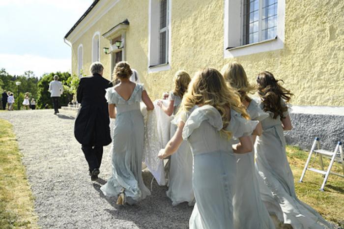 Священник случайно поженил шафера и подругу невесты