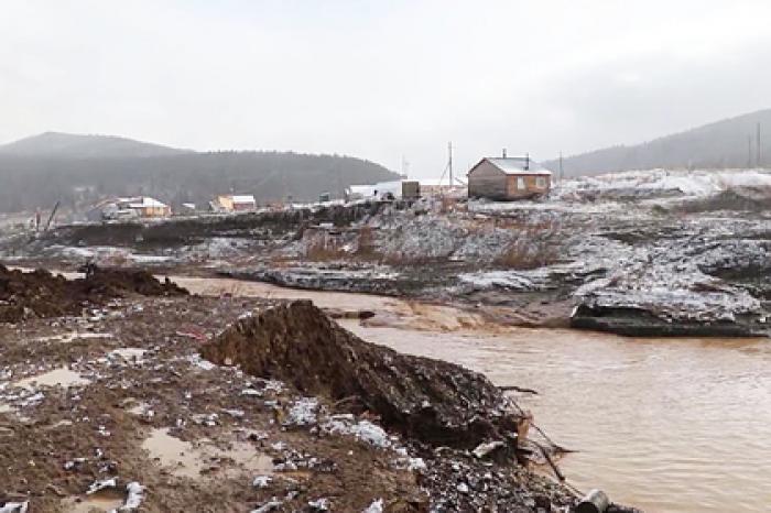 В Совбезе назвали причины прорыва дамб в Красноярском крае