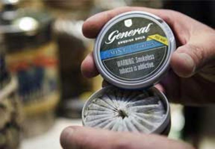 В США КОМПАНИИ ВПЕРВЫЕ РАЗРЕШИЛИ РЕКЛАМИРОВАТЬ ЖЕВАТЕЛЬНЫЙ ТАБАК КАК ПРОДУКТ, МЕНЕЕ ВРЕДНЫЙ, ЧЕМ СИГАРЕТЫ