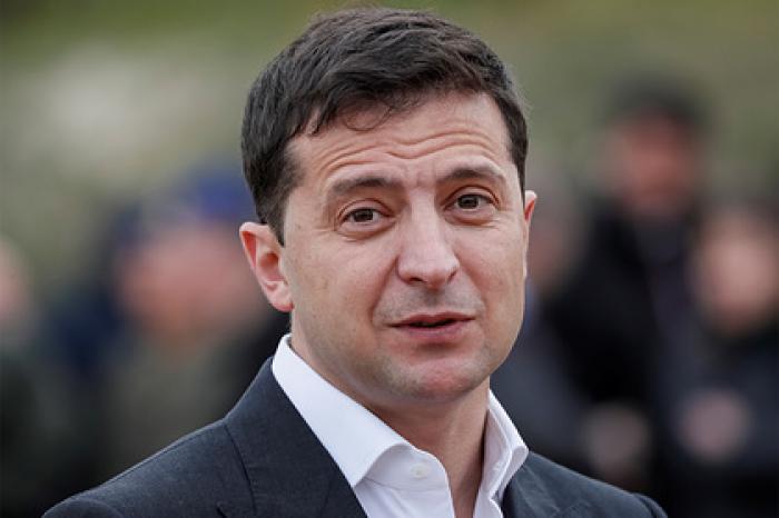 Зеленский отреагировал на начало разведения войск в Донбассе