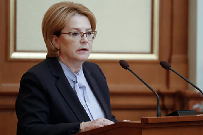 Глава Минздрава поручила вернуть на работу спасшего сотни детей хирурга
