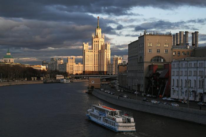 Москвичей предупредили о чрезвычайно высоком давлении