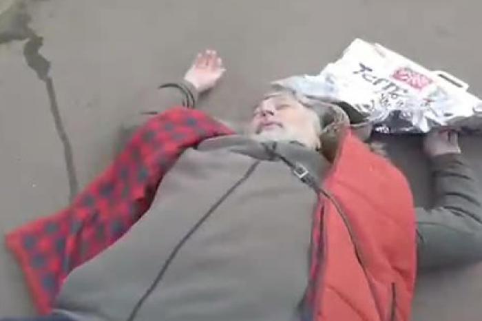 Москвичи подрались из-за парковки и попали на видео