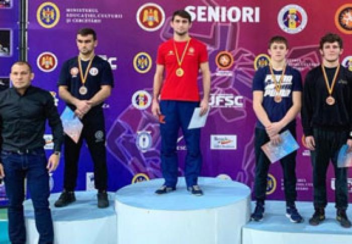​НА ЧЕМПИОНАТЕ МОЛДОВЫ ПО БОРЬБЕ ПЕРВЕНСТВОВАЛИ, КАК ИМЕНИТЫЕ, ТАК И МОЛОДЫЕ СПОРТСМЕНЫ