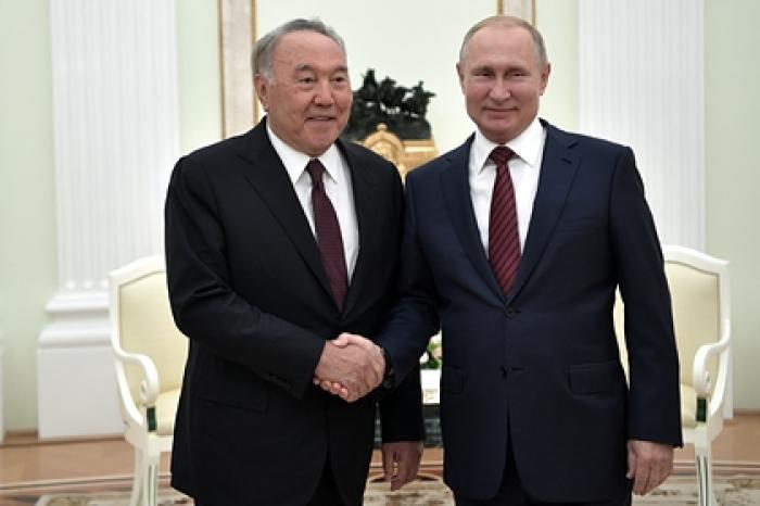 Назарбаев рассказал о согласии Зеленского встретиться с Путиным