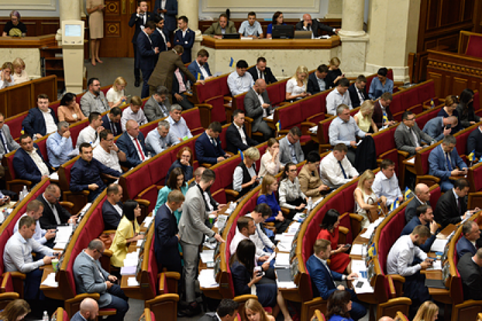 Рада поддержала закон о разрешении продавать сельхозземли