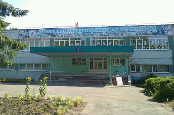 Российская школьница выпала из окна при попытке выбраться из запертой библиотеки