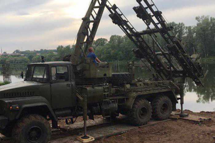 Российский военный погиб на стройке моста из-за сломанной техники