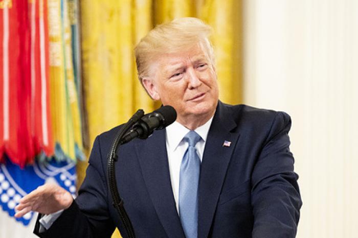 Трамп пообещал в прямом эфире зачитать разговор с Зеленским
