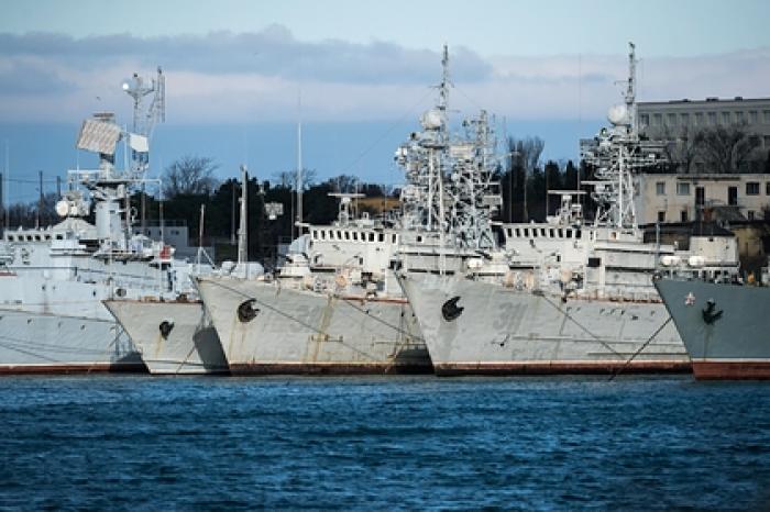 Украина потребовала от России вернуть задержанные в Керченском проливе корабли
