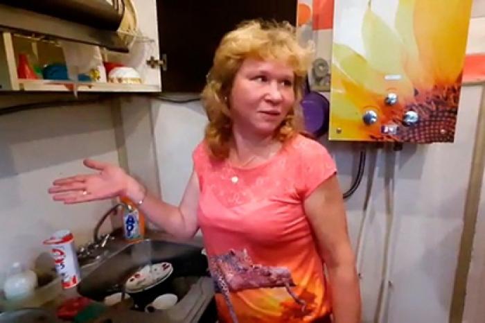 Задолжавшей два миллиарда рублей дворнику отменили штраф