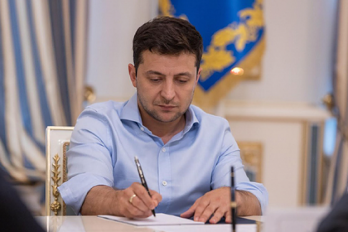 Зеленский отменил прапорщиков