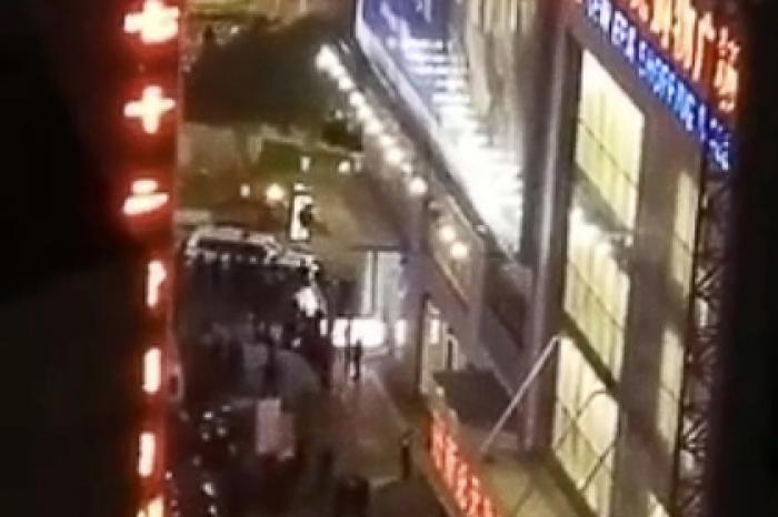 Две девушки погибли под упавшим на них мужчиной