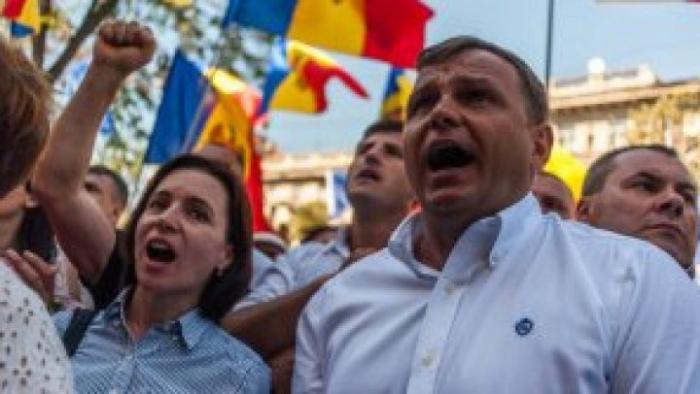 Лидеры АКУМ грозят протестами: Мы рискуем замерзнуть зимой в своих квартирах