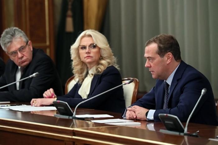 Медведев дал поручение после падения автобуса с моста в Забайкалье