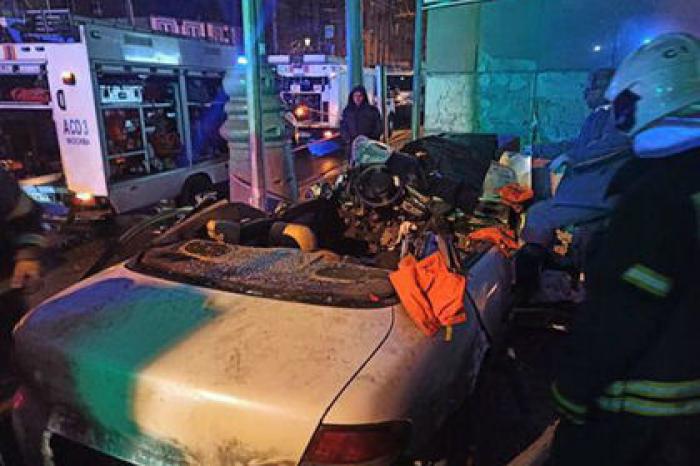 Момент аварии с тремя погибшими в Москве попал на видео
