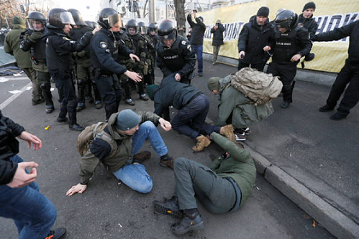 Названо число пострадавших на протестах в Киеве полицейских