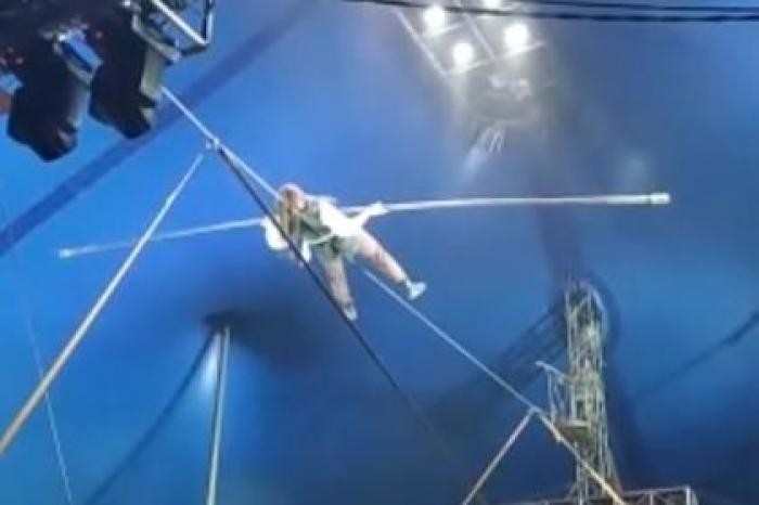 Падение российского канатоходца попало на видео