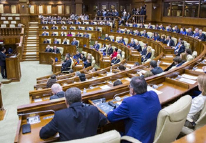 ПАРЛАМЕНТ ОТКЛОНИЛ ПРЕДЛОЖЕНИЕ ЗАСЛУШАТЬ МИНИСТРА ЭКОНОМИКИ И ГЛАВУ СОВЕТА MOLDOVAGAZ