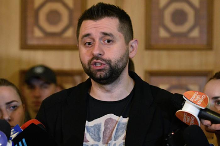 Партия Зеленского решила вывести своих избирателей на улицы