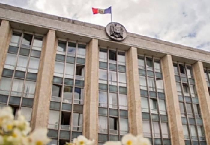 ПРАВИТЕЛЬСТВО ОТКАЗАЛОСЬ ОТ ЗАПРЕТА ЧАСТНЫМ ОХРАННЫМ АГЕНТСТВАМ ОХРАНЯТЬ ГОСУДАРСТВЕННЫЕ УЧРЕЖДЕНИЯ