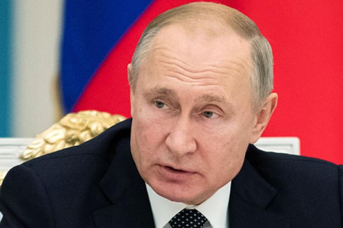 Путин изменил правила выезда бывших сотрудников ФСБ из страны