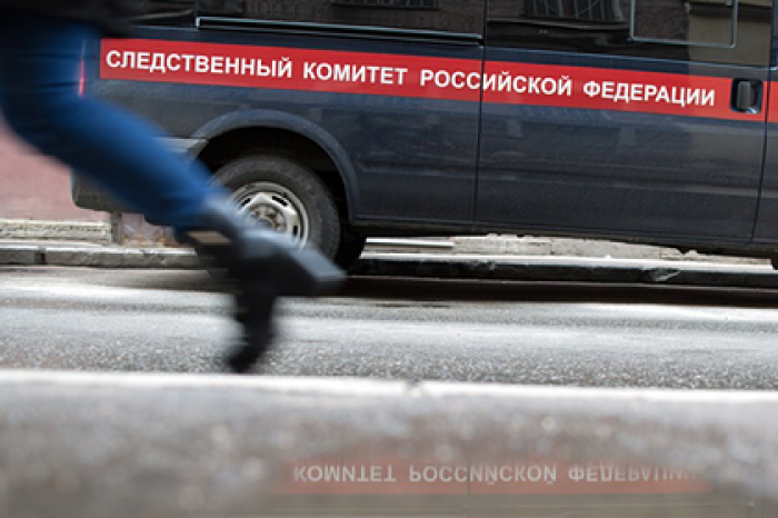 Россияне нашли возле дома стоящий на коленях труп