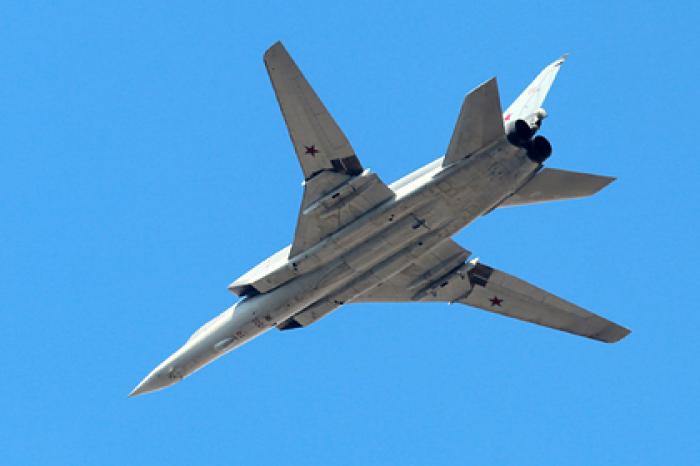 Российский дальний бомбардировщик Ту-22М3 аварийно сел в поле