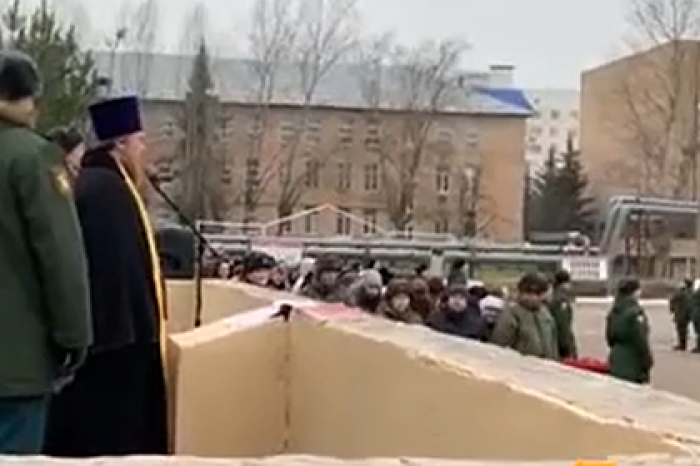 Российский священник рассказал ракетчикам о дебилах и «тормозах»