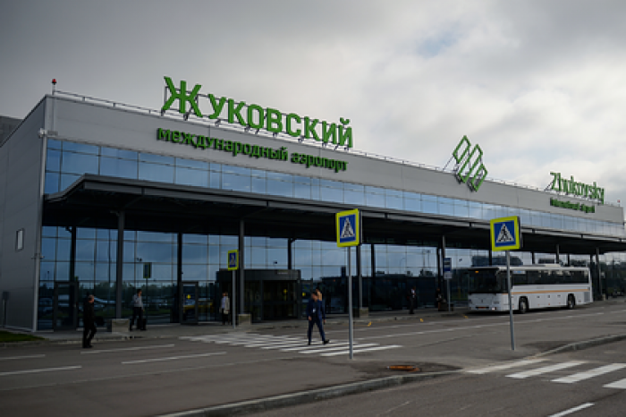 Самолет с отказавшим двигателем сел в Подмосковье