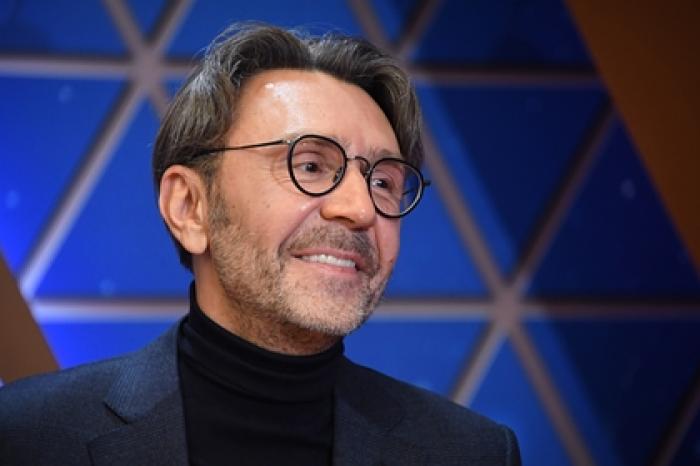 Шнуров пошутил над оскорбившим Гагарину уральским певцом