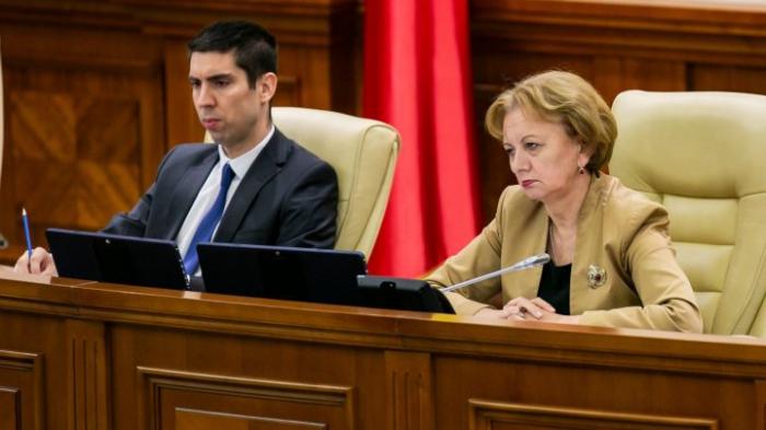 Спикер Зинаида Гречаная встала на защиту пособий для администрации президента