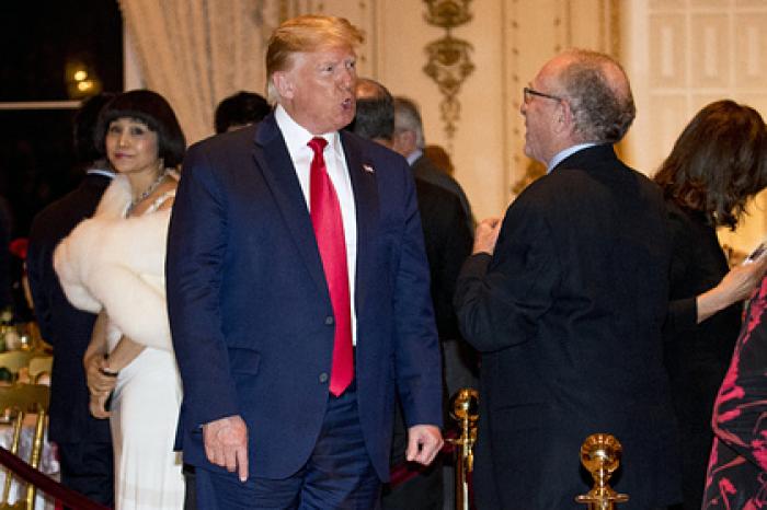 Стало известно о расколе в окружении Трампа из-за помощи Украине