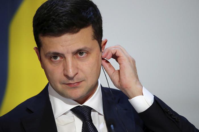 Суд одобрил предложение Зеленского сократить Раду на треть