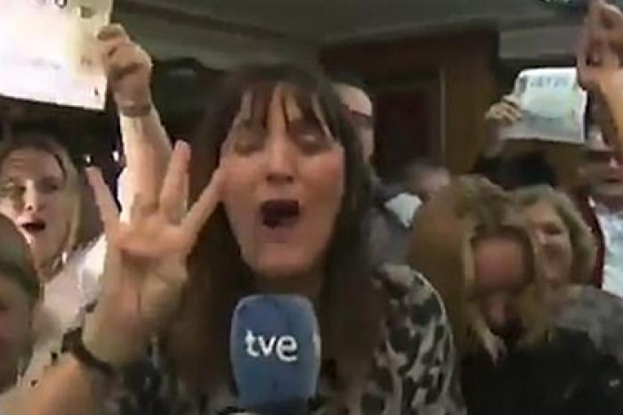 Телеведущая узнала о выигрыше в лотерею в прямом эфире и возмутила зрителей