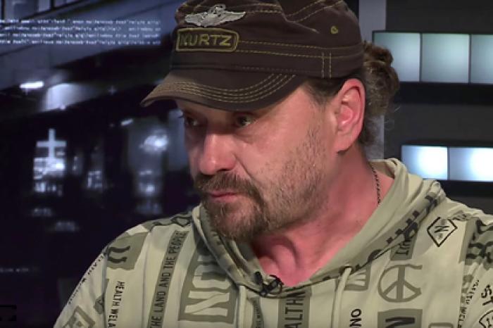 Украинский ведущий пообещал выпороть Зеленского розгами на конюшне