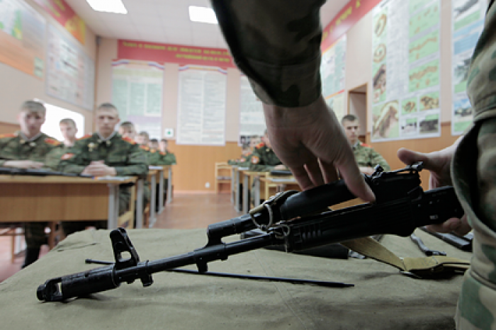 В США сравнили АК-47 и М-16