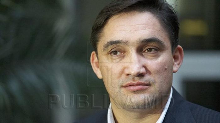 Александр Стояногло рассказал, придет ли он в парламент требовать ареста Сергея Сырбу
